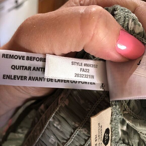 MADEWELL V-Neck Cottage Garden Smocked Lucie Top Green - 26W - Picture 14 of 16